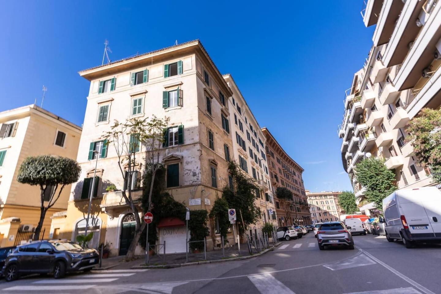 New Flat In Front Stpeter Square *