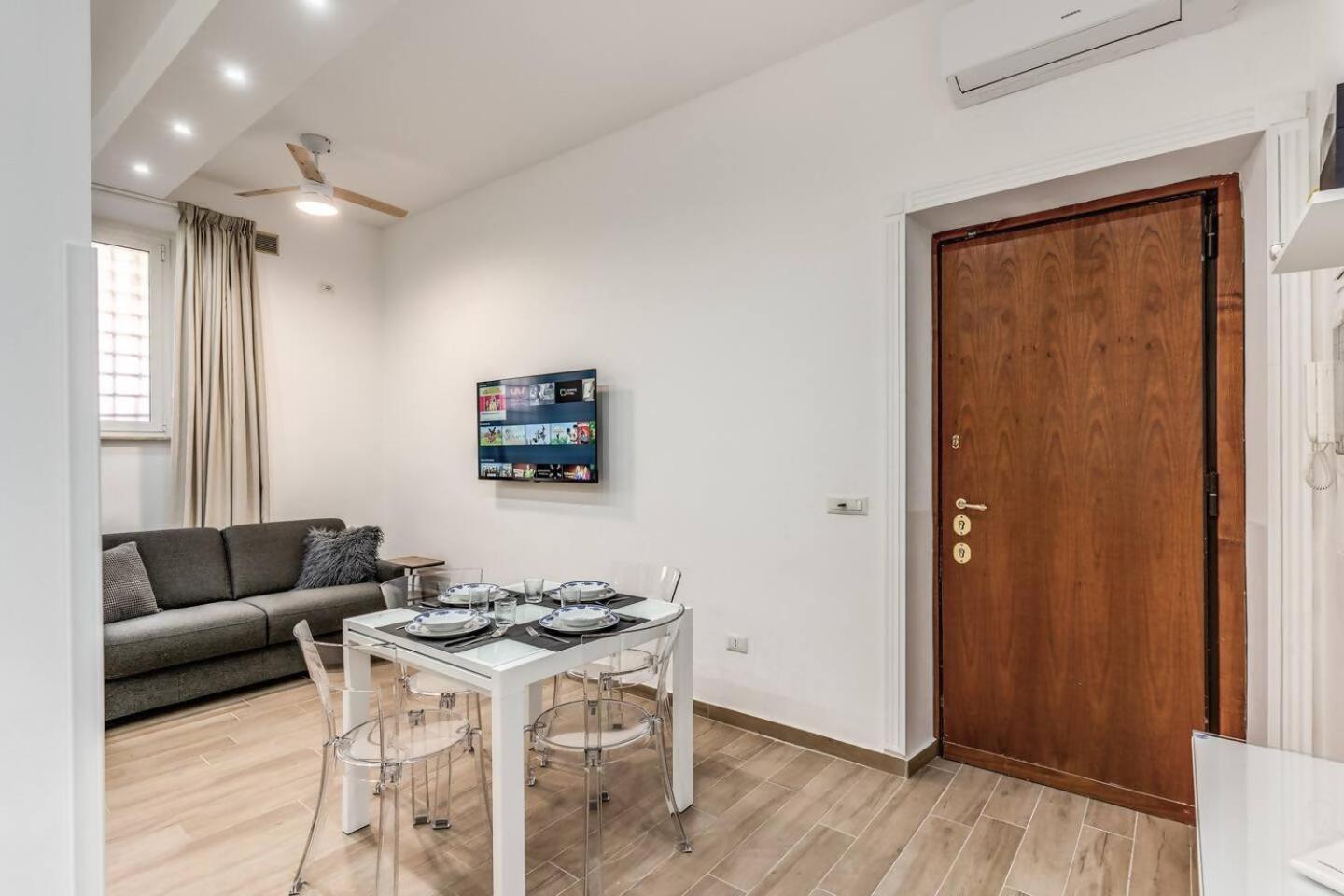 New Flat In Front Stpeter Square Apartment *